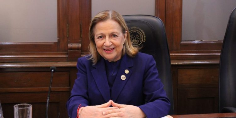 Sala Constitucional autoriza a Alicia Pucheta a cobrar jubilación y salario del Consejo de la Magistratura