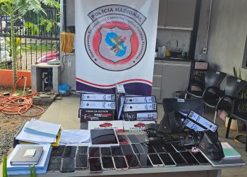Allanamiento en Villa Elisa por presunta estafa deja 19 detenidos y múltiples evidencias incautadas