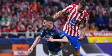 Atlético de Madrid y Arsenal dejan la serie abierta en un intenso empate
