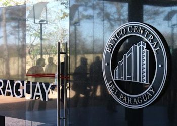 Economista afirma que se debe usar «creatividad» para cumplir con las deudas y no subir el déficit