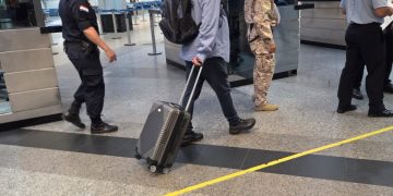 Detienen a brasileño en el Silvio Pettirossi con presunto cargamento de oro