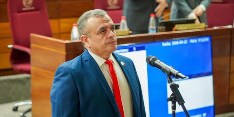 Liseras respondió a exsenador Estigarribia y lo tildó de «renegado social»