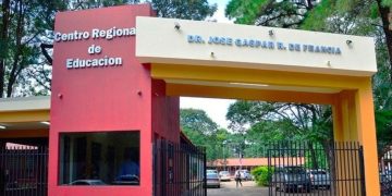 Padre agrede a docente dentro de institución educativa en Ciudad del Este