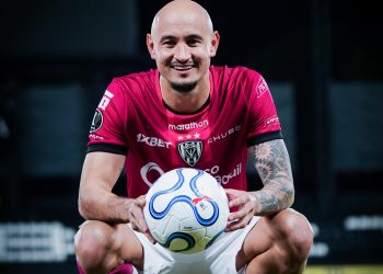 Goleador de la Libertadores se despachó contra Alfaro: «nunca me llamó»