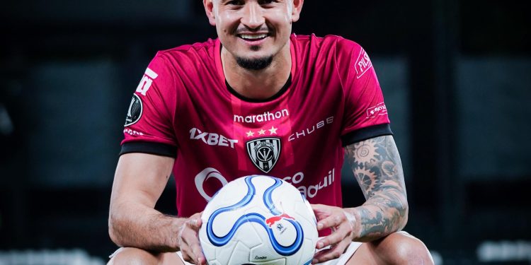Goleador de la Libertadores se despachó contra Alfaro: «nunca me llamó»