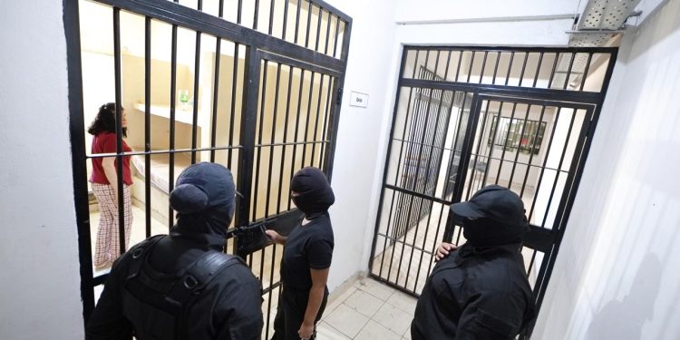 Dalia López ya está alojada en el Comple