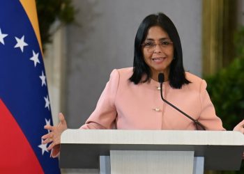 EE.UU levanta sanciones a Delcy Rodríguez tras caída de Maduro