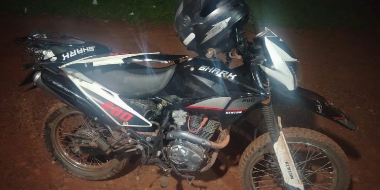 Persecución y tiroteo tras asalto a motociclista en el Este deja dos detenidos