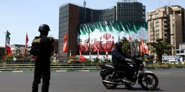 Irán amenaza con acciones “más contundentes y destructivas” contra EE. UU. e Israel