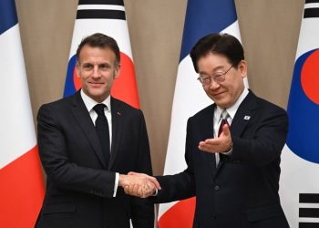 Francia y Corea del Sur apuntan a desbloquear el estrecho de Ormuz