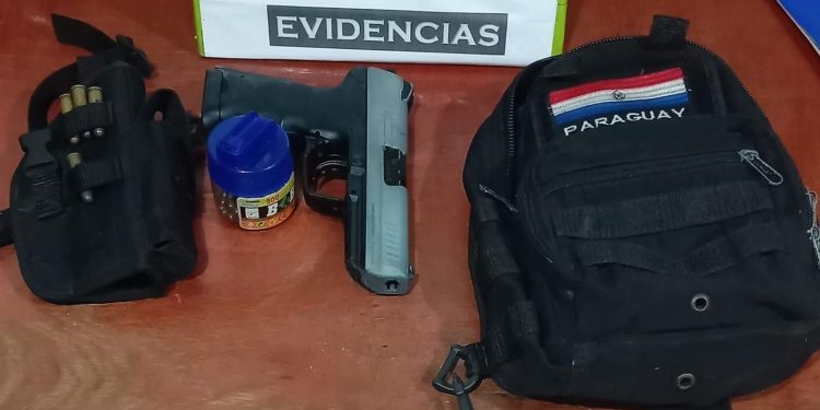 Menor aprehendido con réplica de arma de fuego en Lambaré