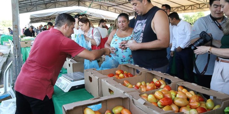 Ferias de agricultura familiar recaudan más de Gs. 800 millones