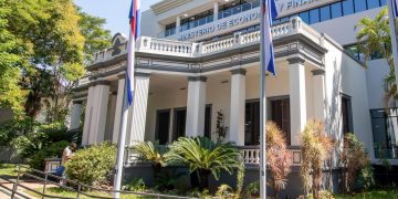 Farmacéuticos esperanzados con nuevo ministro el cual ha tomado una «pelota tatá» de deudas