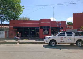 Mujer intentó prenderse fuego en plena sede fiscal