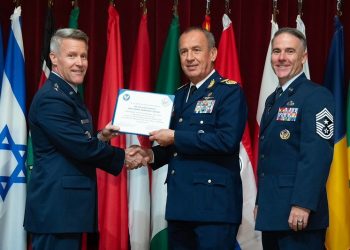 Comandante de la Fuerza Aérea Paraguaya fue incorporado al cuadro de honor en EE.UU.