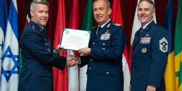 Comandante de la Fuerza Aérea Paraguaya fue incorporado al cuadro de honor en EE.UU.