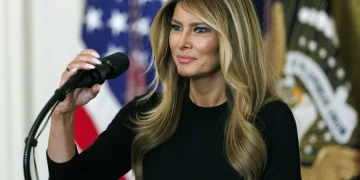 Melania Trump niega haber tenido una relación cercana Jeffrey Epstein y Ghislaine Maxwell