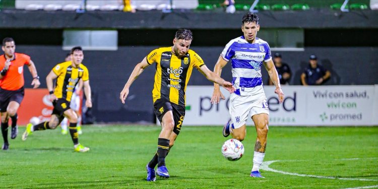 El Gallo y el Indio miden fuerzas en la Terraza