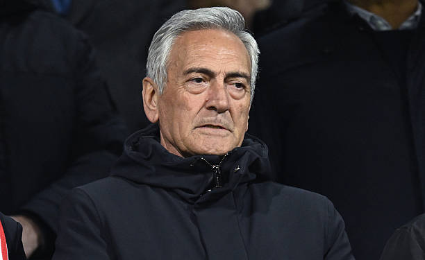 Renunció presidente de la Federación italiana tras otro fracaso de la selección