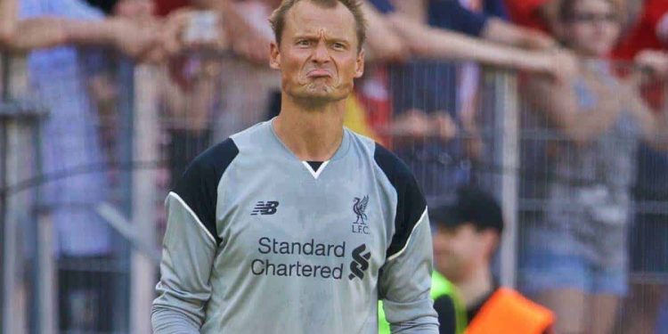 Murió exarquero del Arsenal y Liverpool tras ser impactado por un tren