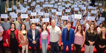 Sinafocal entrega 434 certificados y kits de herramientas para el trabajo en Alto Paraná