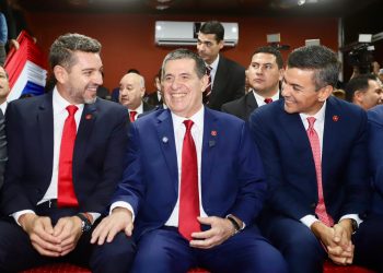 Cartes lanza señal sobre la chapa presidencial para el 2028