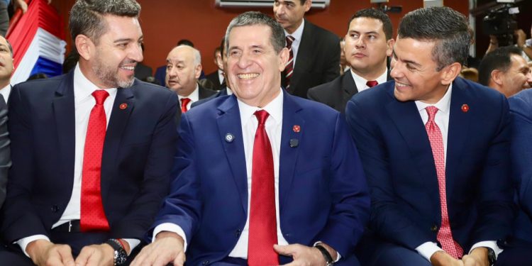 Cartes lanza señal sobre la chapa presidencial para el 2028