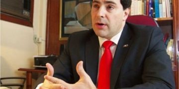 “No hay nada que reglamentar”: Estigarribia cuestiona proyectos sobre senaduría vitalicia