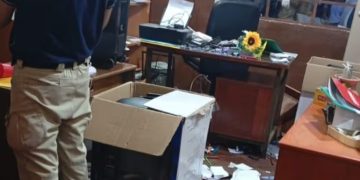 Dos jóvenes caen tras hurto agravado en escuela de Itá y recuperan equipos informáticos