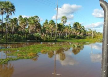 FF AA asiste a comunidades aisladas por lluvias en el Chaco