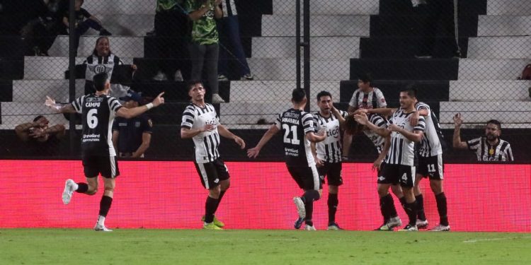 Libertad sorprende al propinarle una derrota a Olimpia