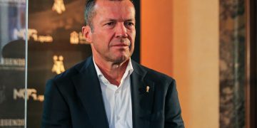 Ídolo del Bayern de Múnich critica a Vinicius Jr., diciendo: «Constantemente provoca, luego se queja y llora»