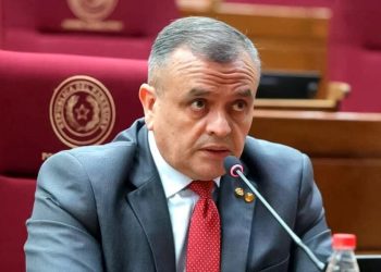 El abogado Carlos Liseras, de Conajzar, se perfila como reemplazante de Rivas en el Senado