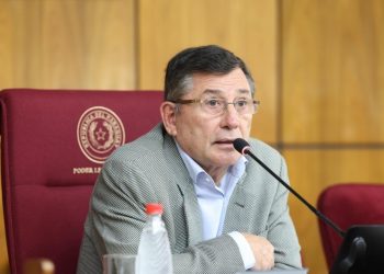 Pettengill insta al Gobierno a «golpear la mesa» para frenar la corrupción