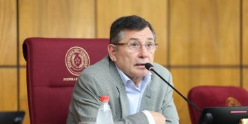 Pettengill insta al Gobierno a «golpear la mesa» para frenar la corrupción
