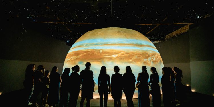 El MuCi propone experiencias interactivas de ciencia al aire libre