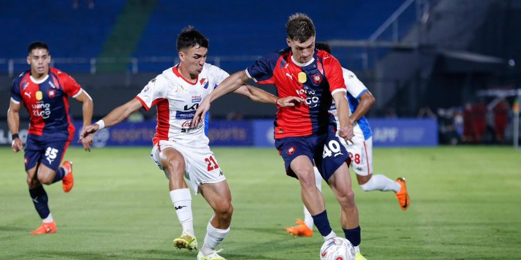 Cerro Porteño empata con Nacional en un partido con polémicas