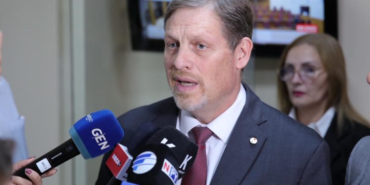 Carlos Fernández Valdovinos «hizo un gran trabajo», opinó Chase