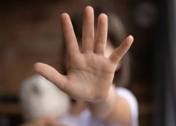 Madre y padrastro fueron condenados a prisión por el abuso sexual de una niña en San Antonio