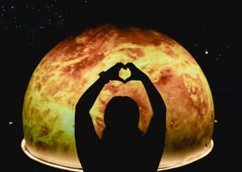 El MuCi propone ciencia al aire libre y este sábado suma una observación especial de la Luna