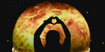 El MuCi propone ciencia al aire libre y este sábado suma una observación especial de la Luna