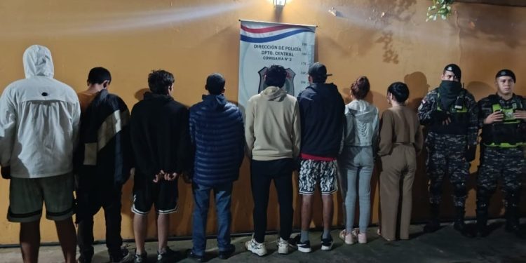 Ocho aprehendidos tras disparos al aire en Fernando de la Mora