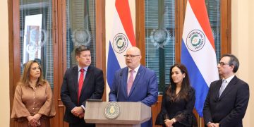 Oscar Lovera asumió oficialmente y presentó a su equipo de trabajo en el MEF