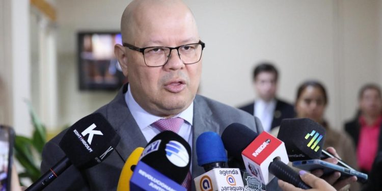 Negociaciones en curso para acordar pago a vialeras y farmacéuticas