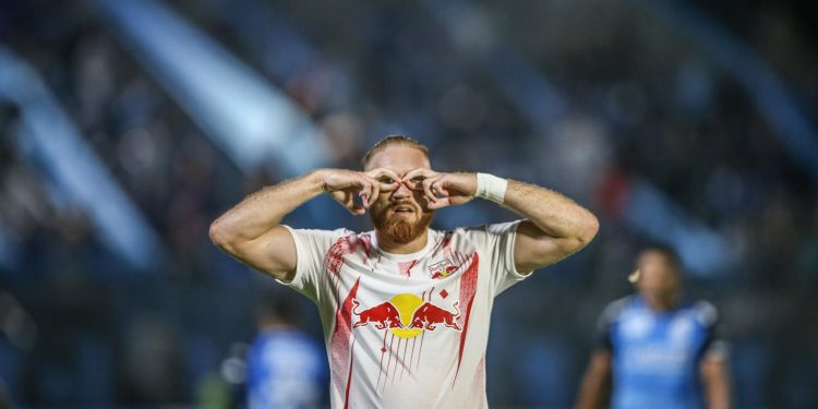 Doblete de Isidro Pitta en la victoria de Bragantino sobre Blooming por Sudamericana