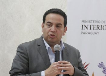 Gobernador de Central afirma que el país se hunde económicamente y que la gente «raspa la olla» para comer