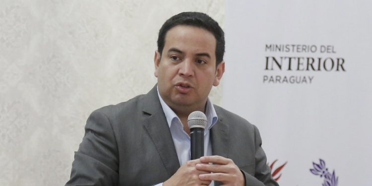 Gobernador de Central afirma que el país se hunde económicamente y que la gente «raspa la olla» para comer