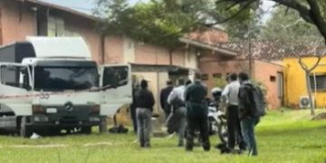 Repartidor de «Hambre Cero» es hallado sin vida dentro de su camión en el predio de la UNA