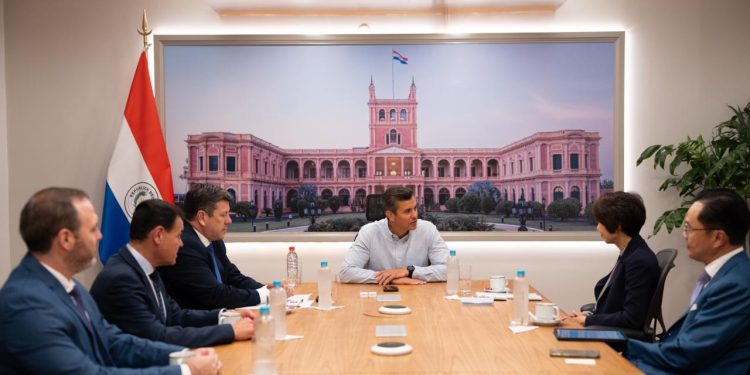 Paraguay y Singapur fortalecen cooperación bilateral con foco en inversiones sostenibles y mercado de carbono