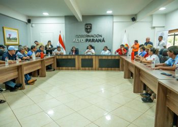 Autoridades y transportistas buscan salida a conflicto en Ciudad del Este